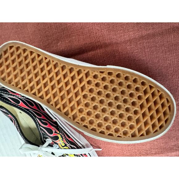 New Vans Authentic Flame Print Low Top Canvas Skater Sneakers Shoes US Women 7.5 - Picture 7 of 7